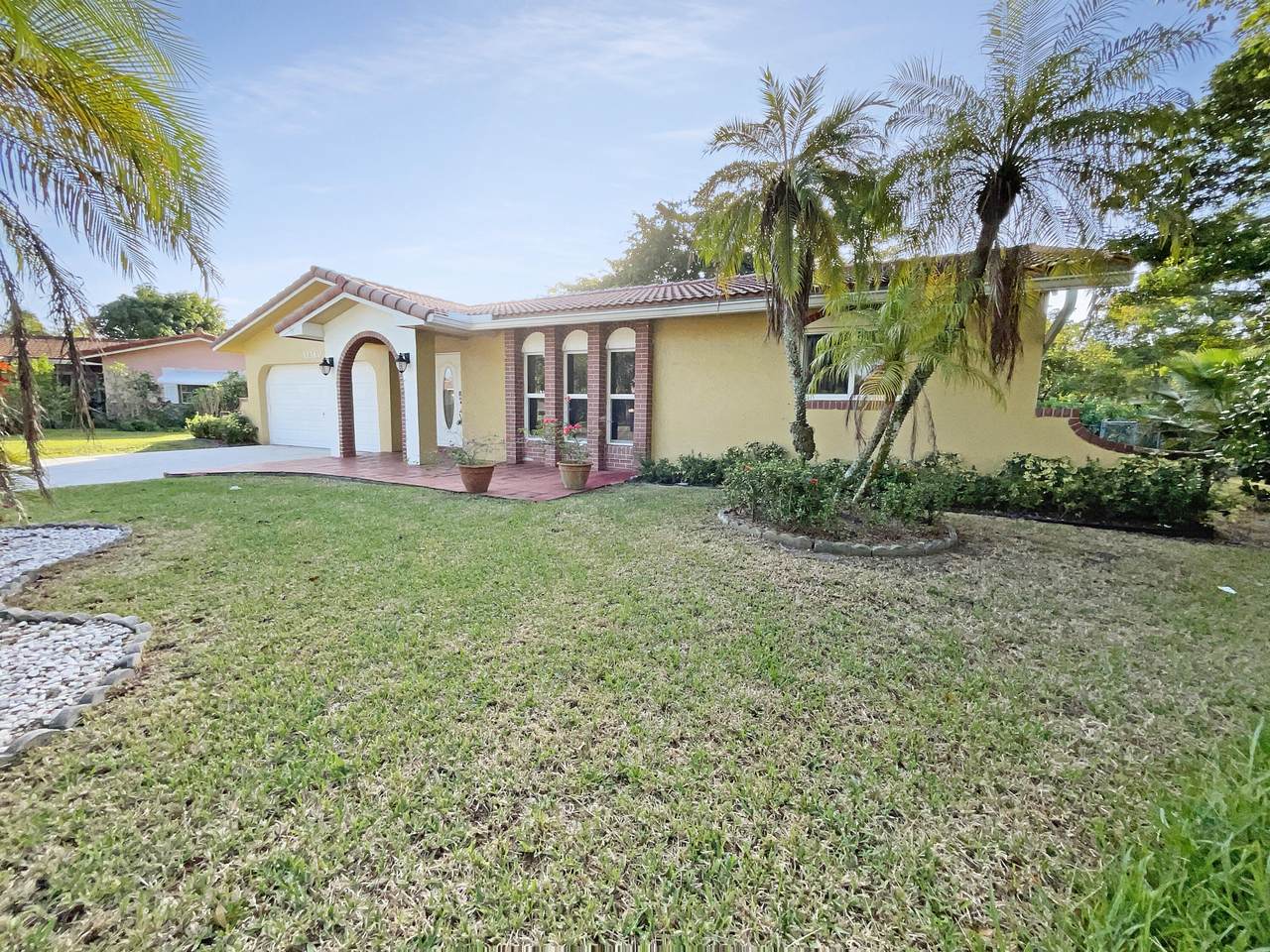 11360 37th Street - Photo 1