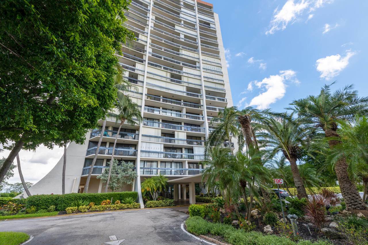 2400 Presidential Way - Photo 1