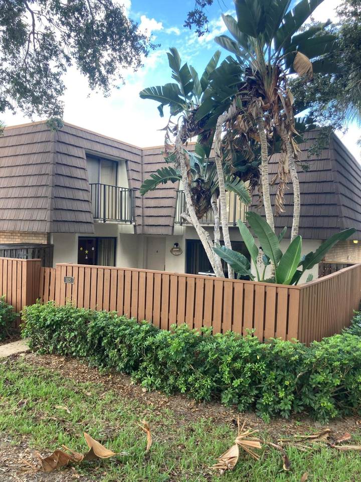 1525 15th Court - Photo 1