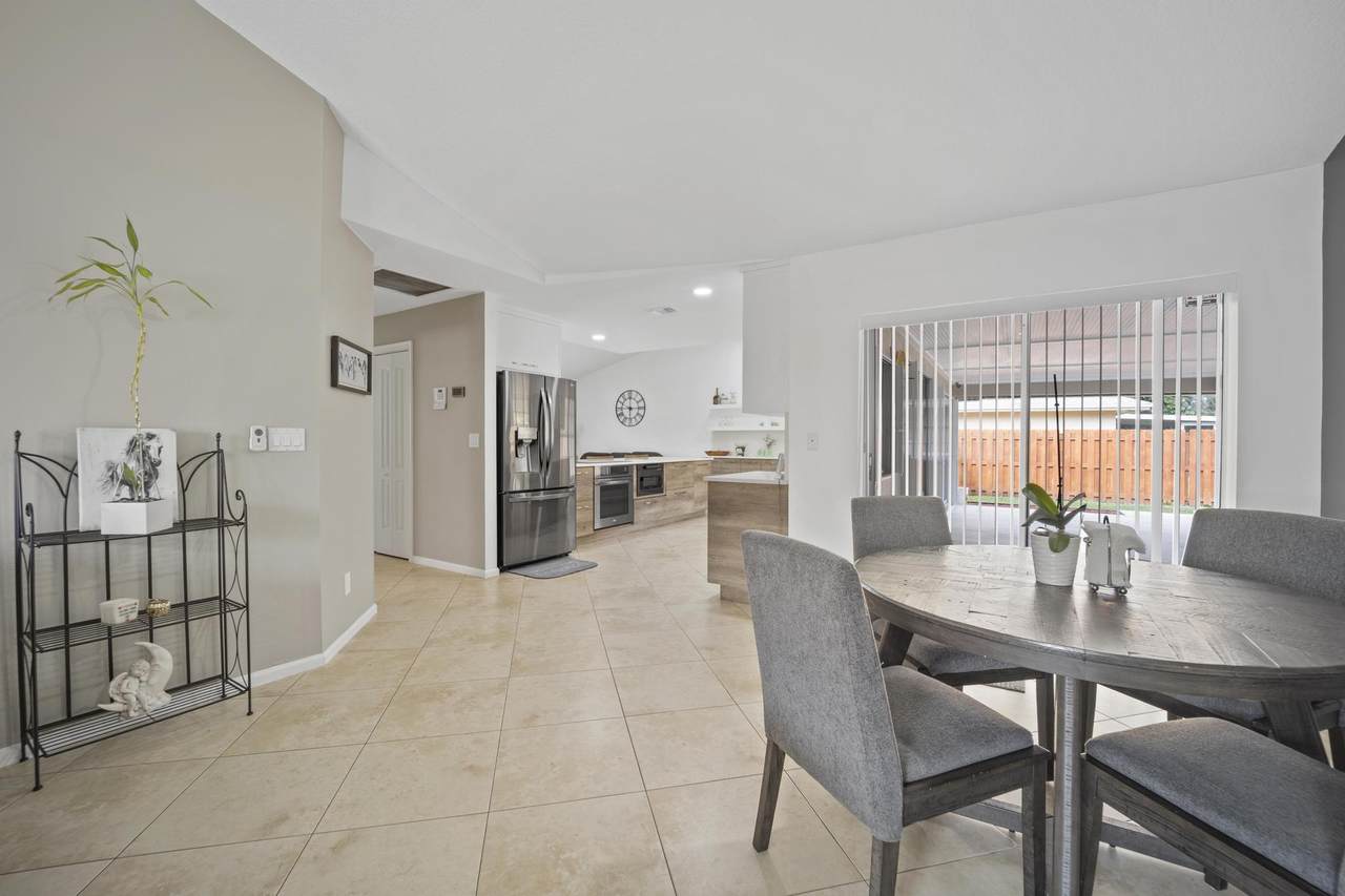 1902 Wisteria Street - Photo 1