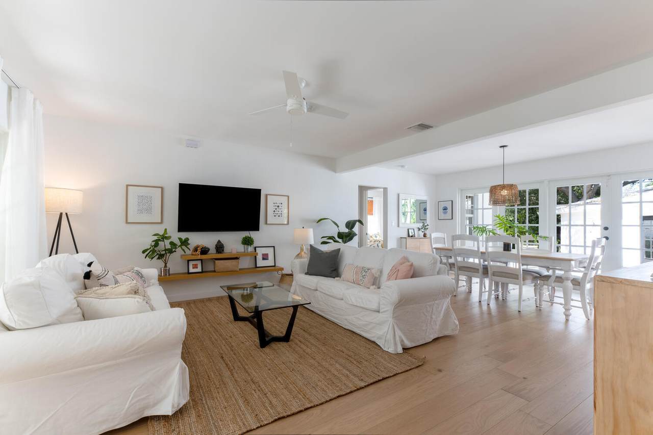 515 Lakeside Drive - Photo 1