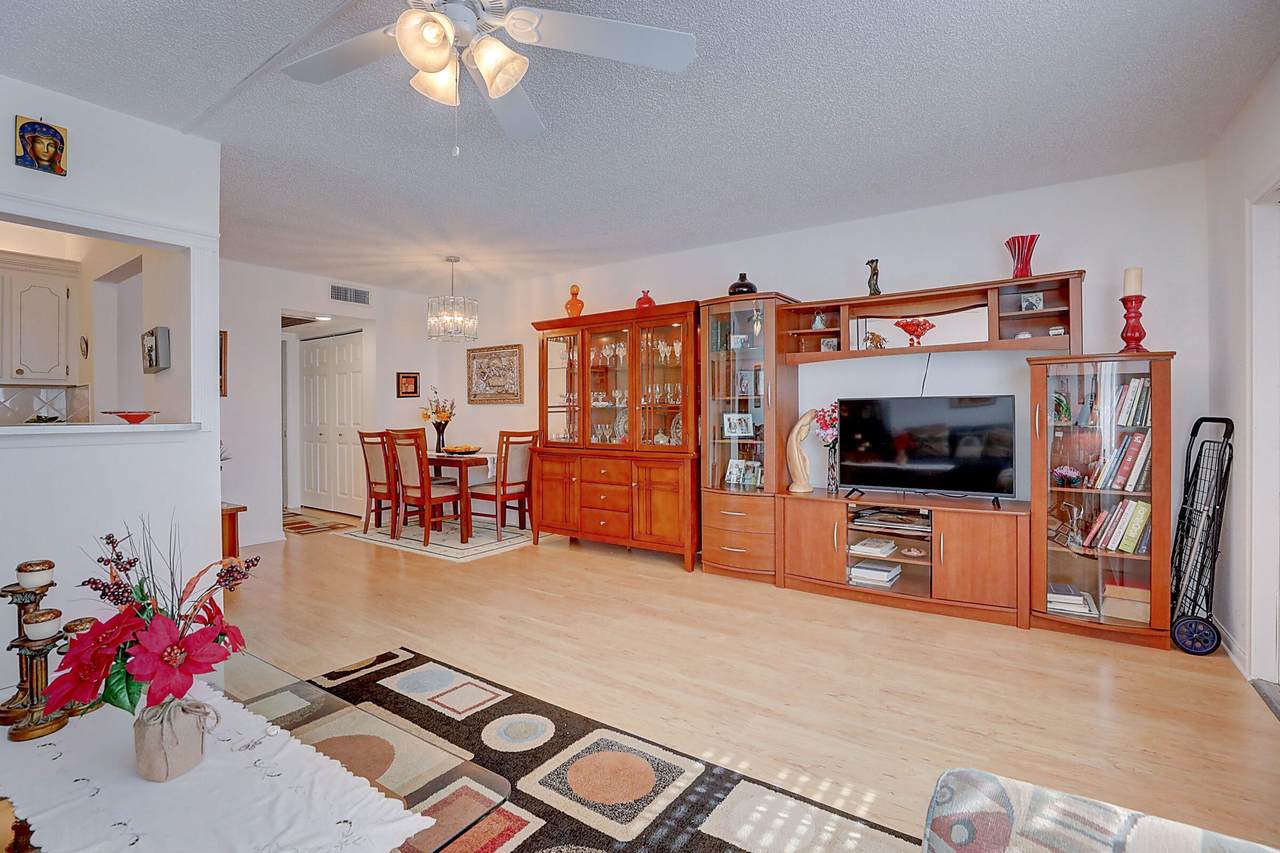 253 Southampton - Photo 1