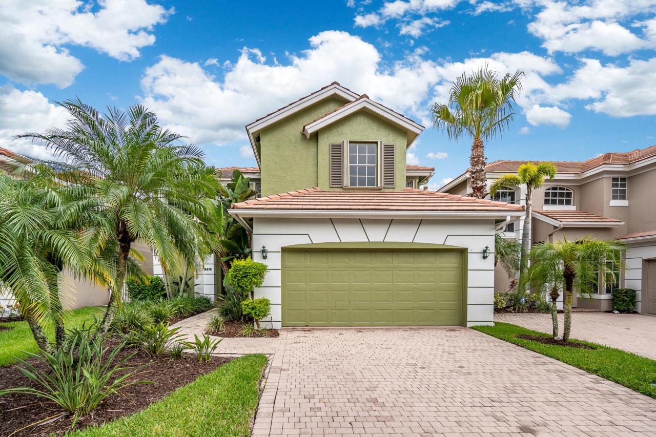 8216 Heritage Club Drive - Photo 1
