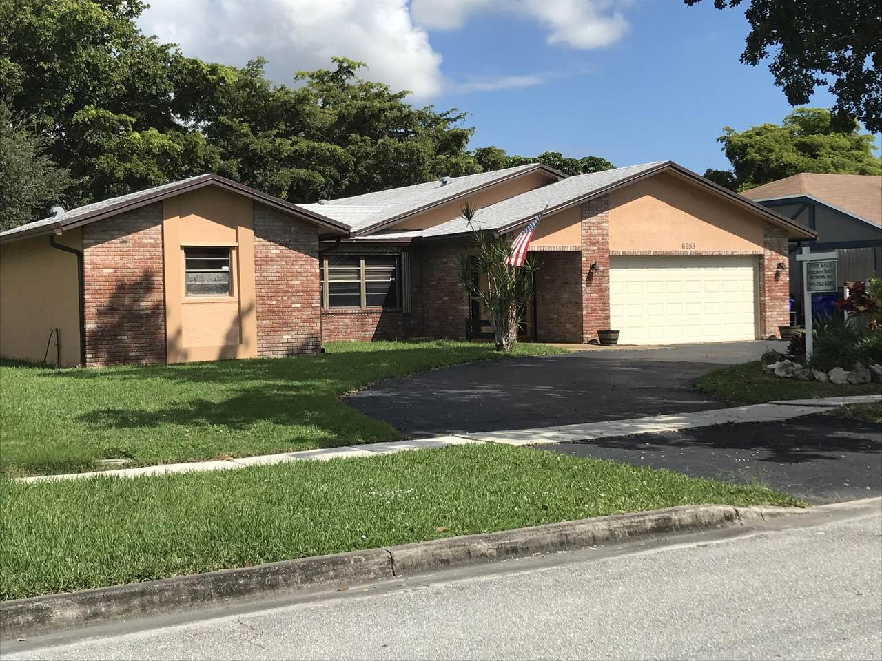 6955 18 Street - Photo 1