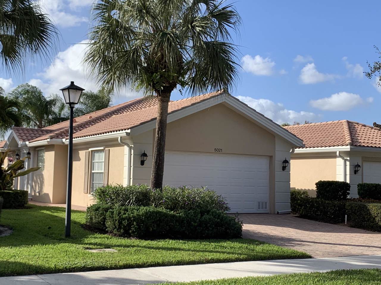 5021 Magnolia Bay Circle - Photo 1