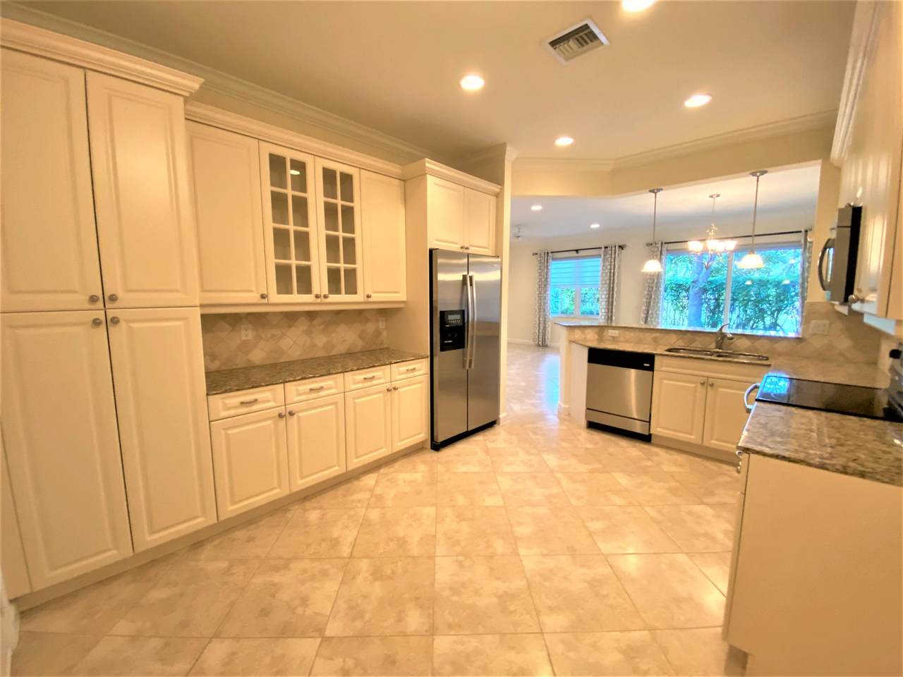 132 Prive Circle - Photo 1