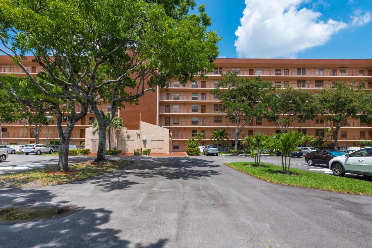 14623 Bonaire Boulevard - Photo 1
