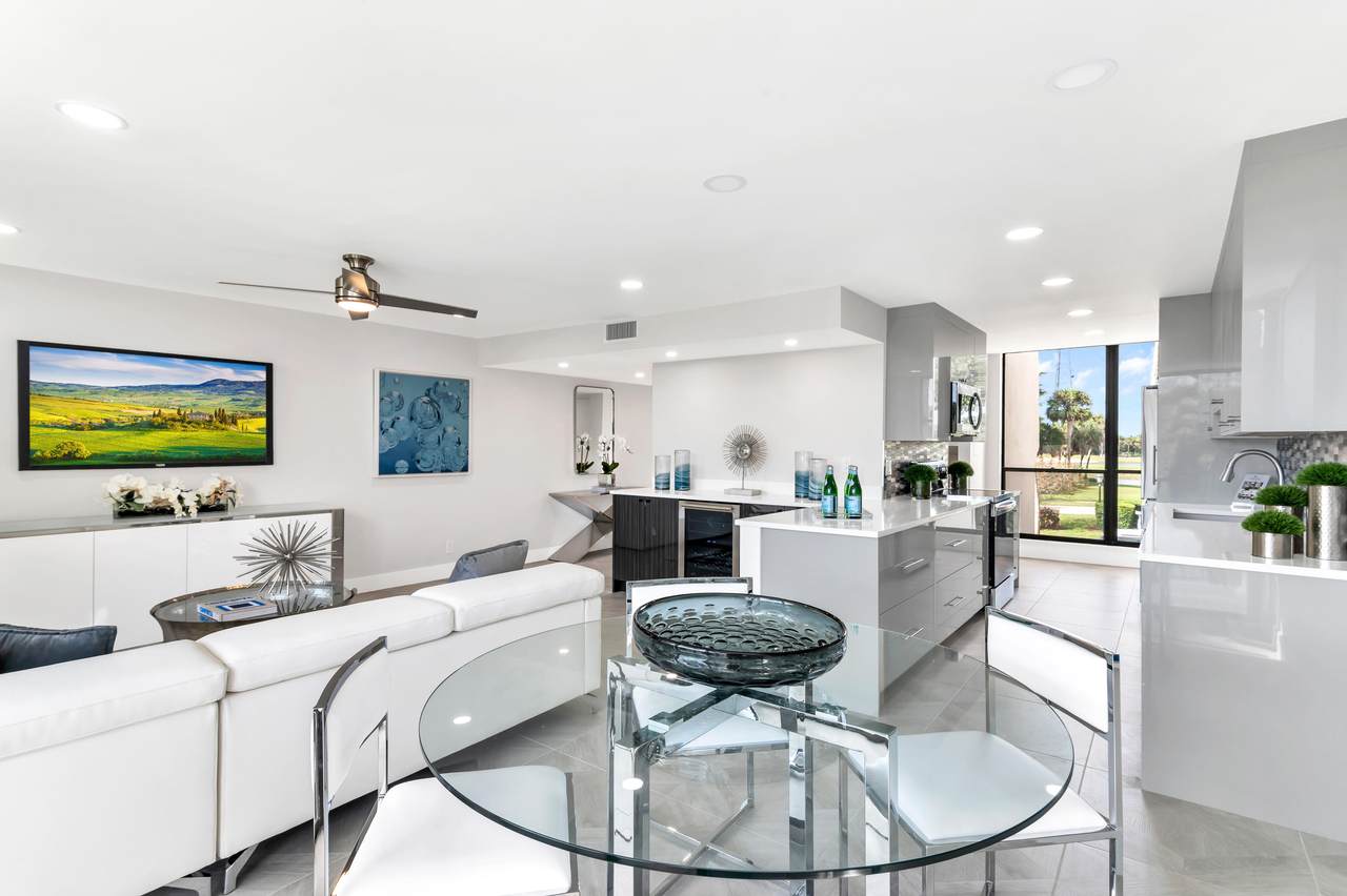 607 Bridgewood Drive - Photo 1