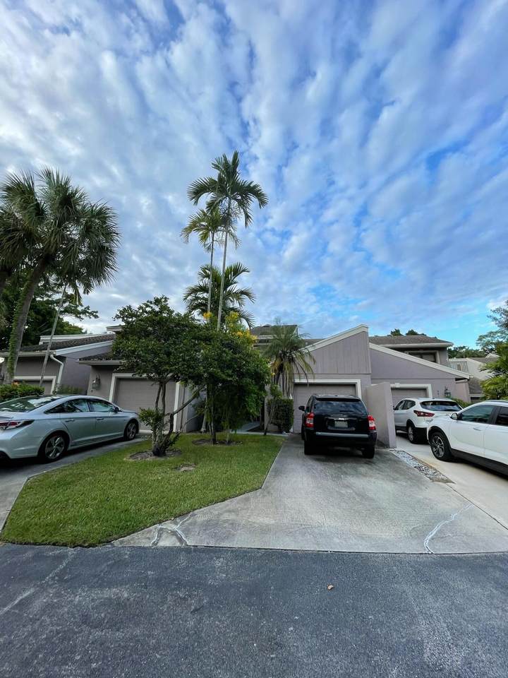 6614 Thornhill Court - Photo 1