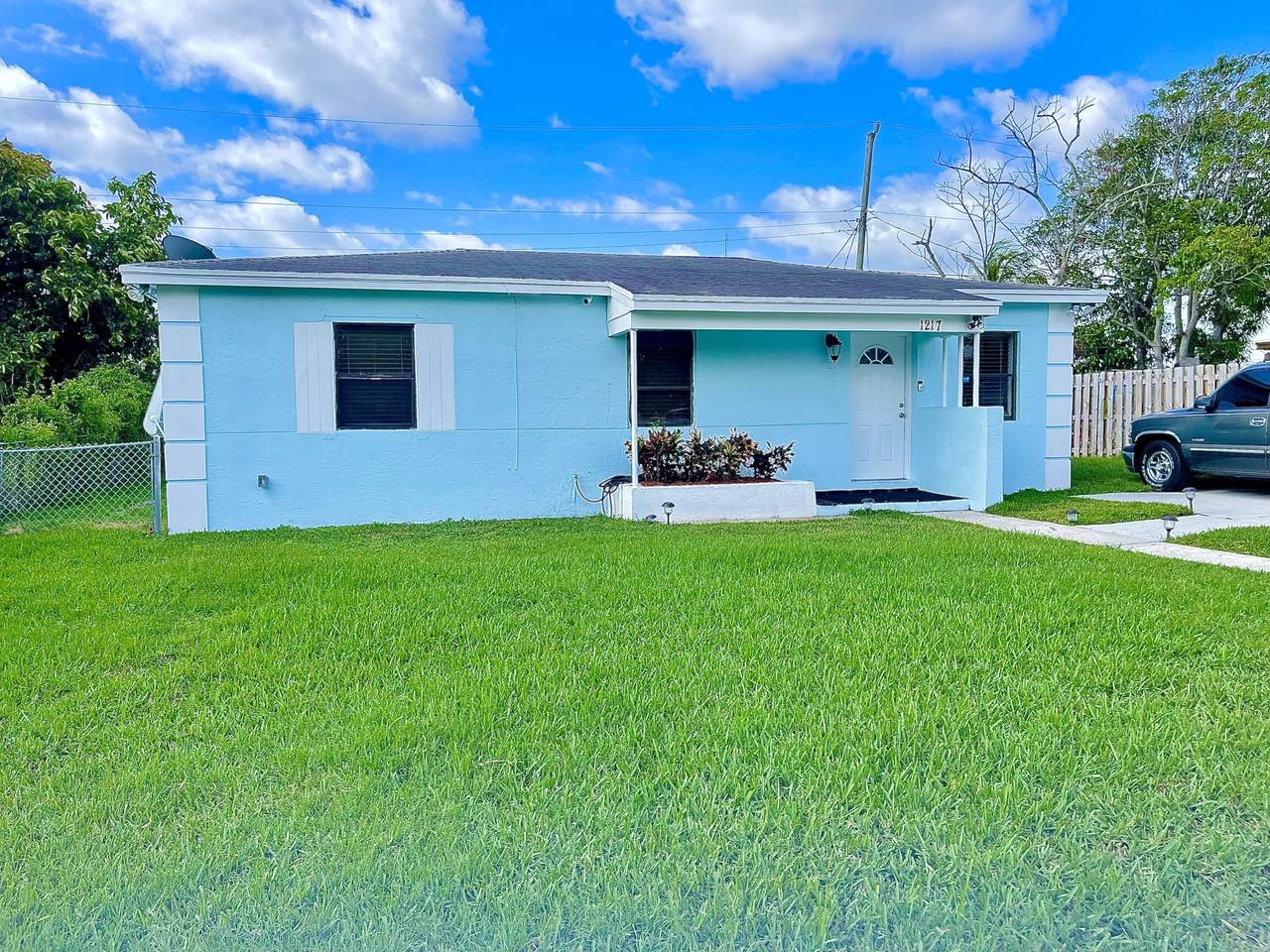 1217 15th Avenue - Photo 1