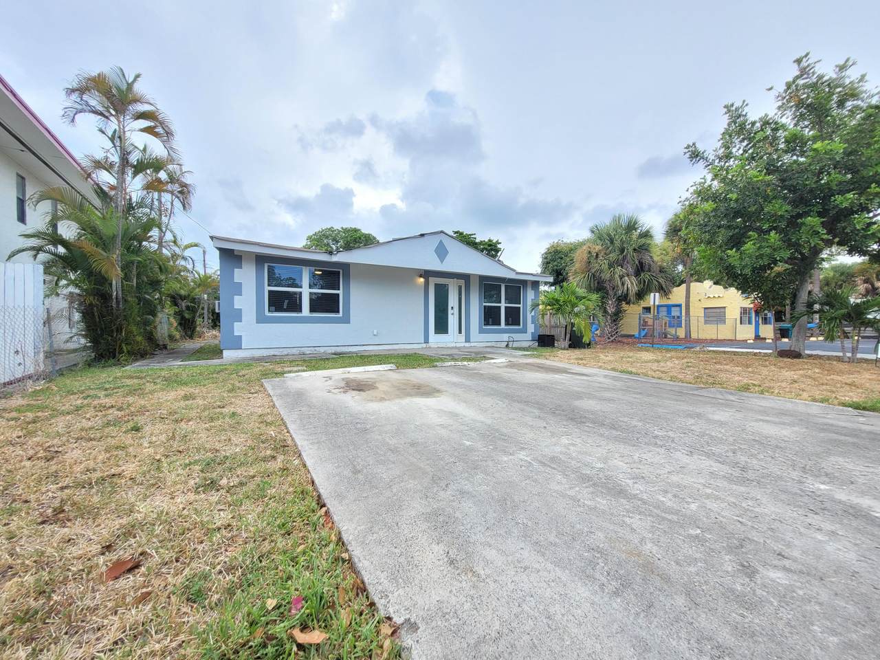 238 Sw 2nd Avenue - Photo 1