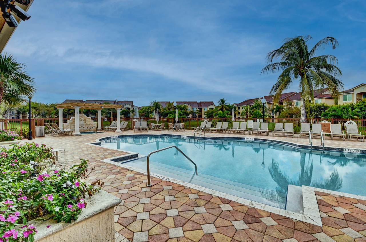 117 Villa Circle - Photo 1