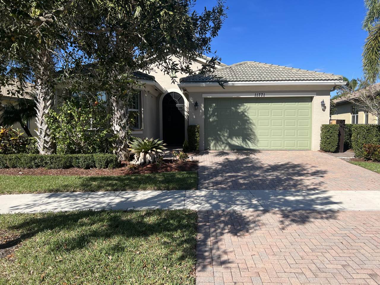 11771 Crestwood Circle - Photo 1