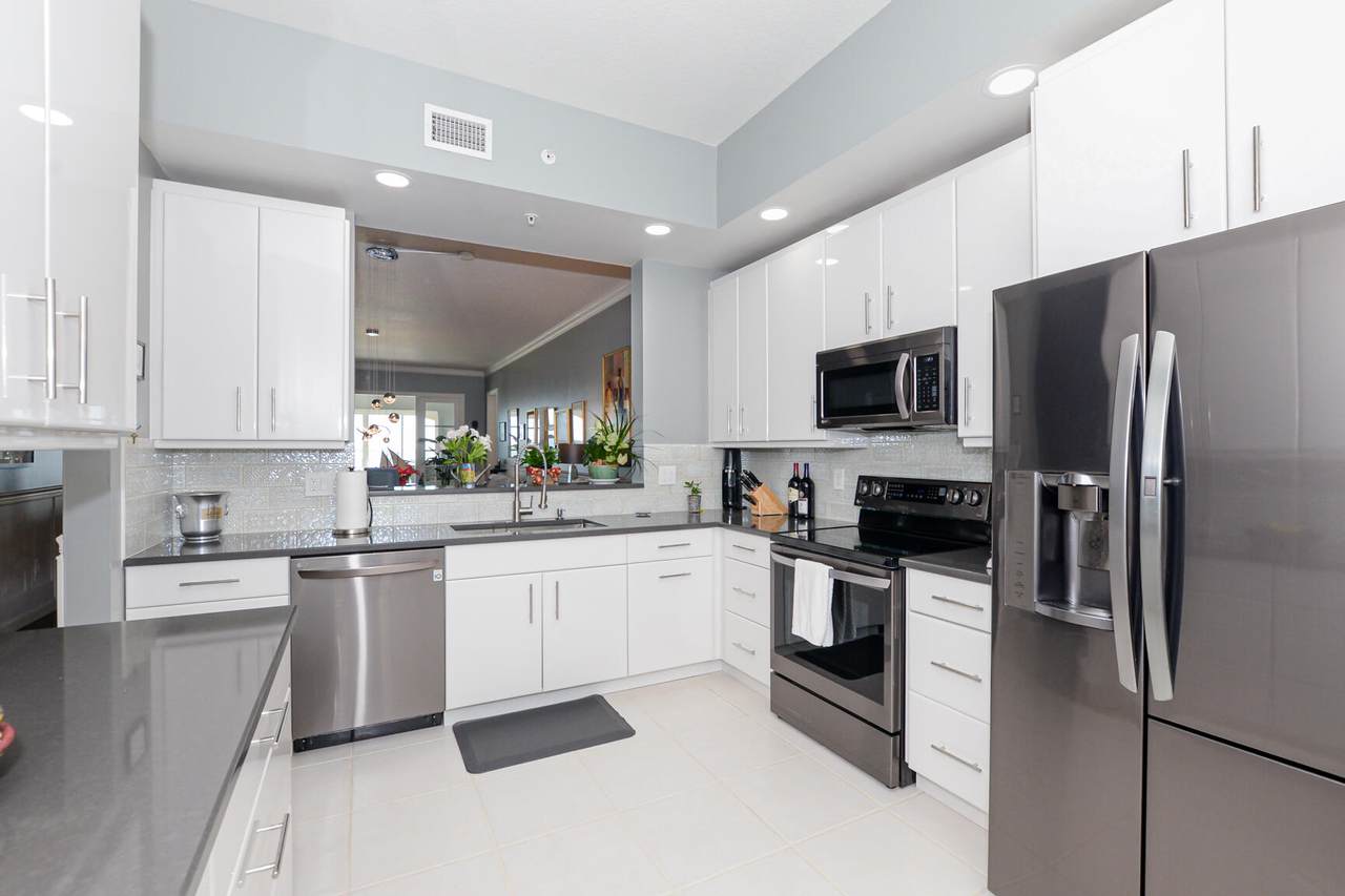 23 Harbour Isle Drive - Photo 1