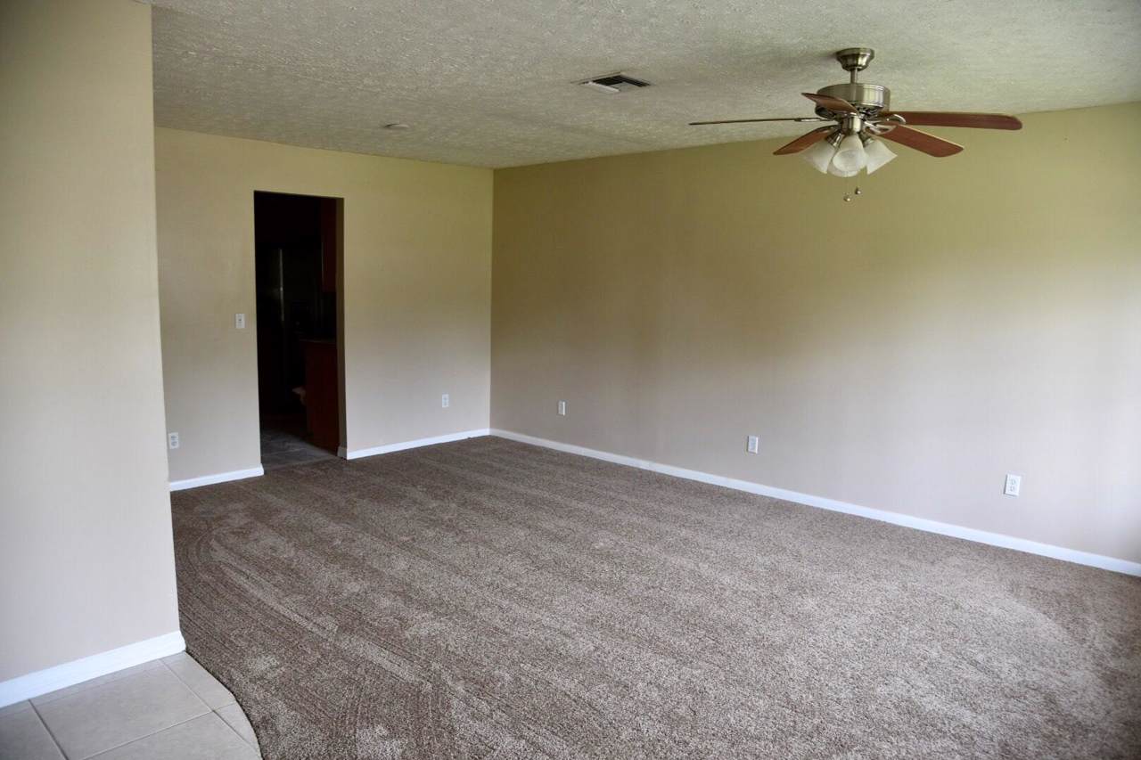 525 Buswell Avenue - Photo 1