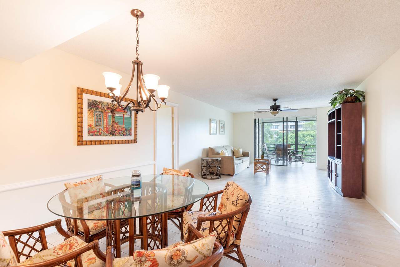 555 Banyan Tree Lane - Photo 1
