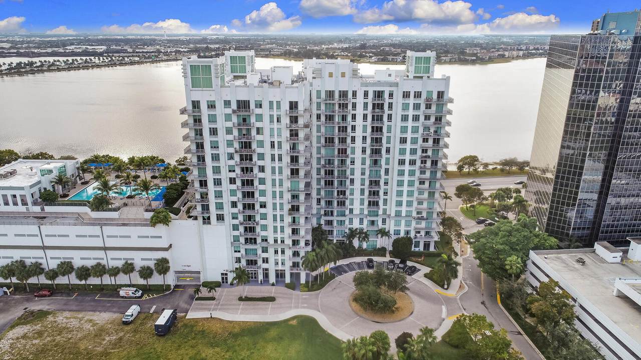 300 Australian Avenue - Photo 1