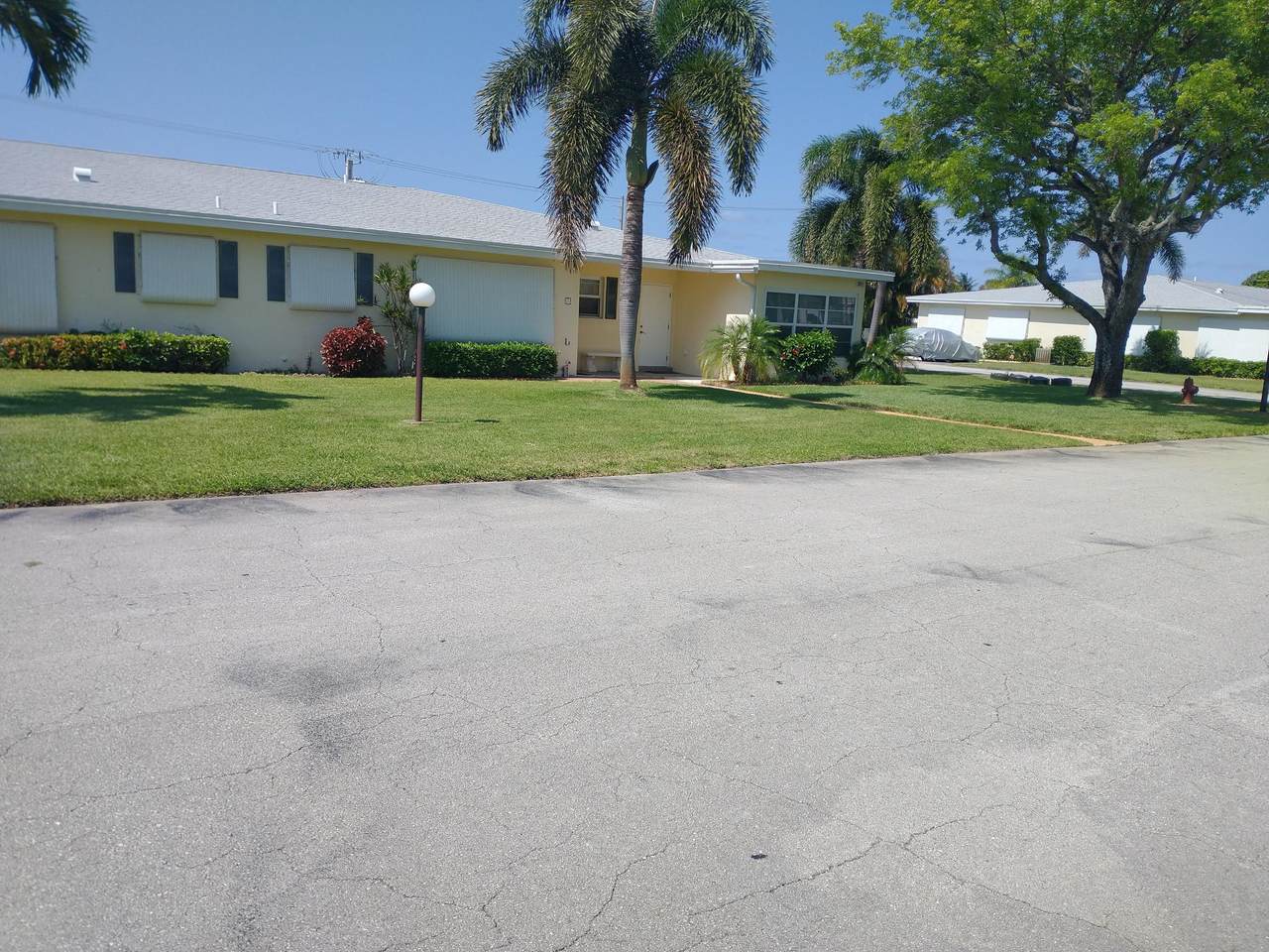 201 Country Lane - Photo 1