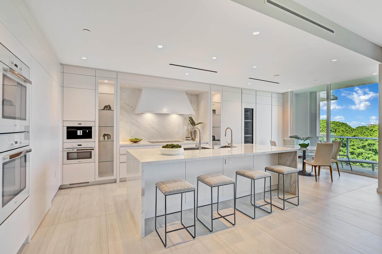 200 Mizner Boulevard - Photo 1