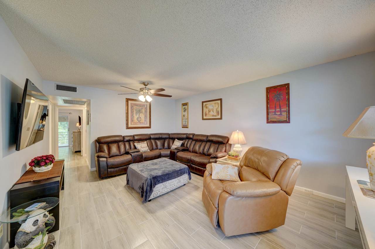 102 Prescott - Photo 1