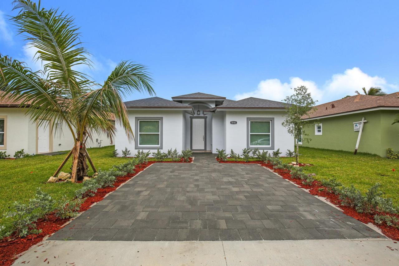 1016 Francis Street - Photo 1