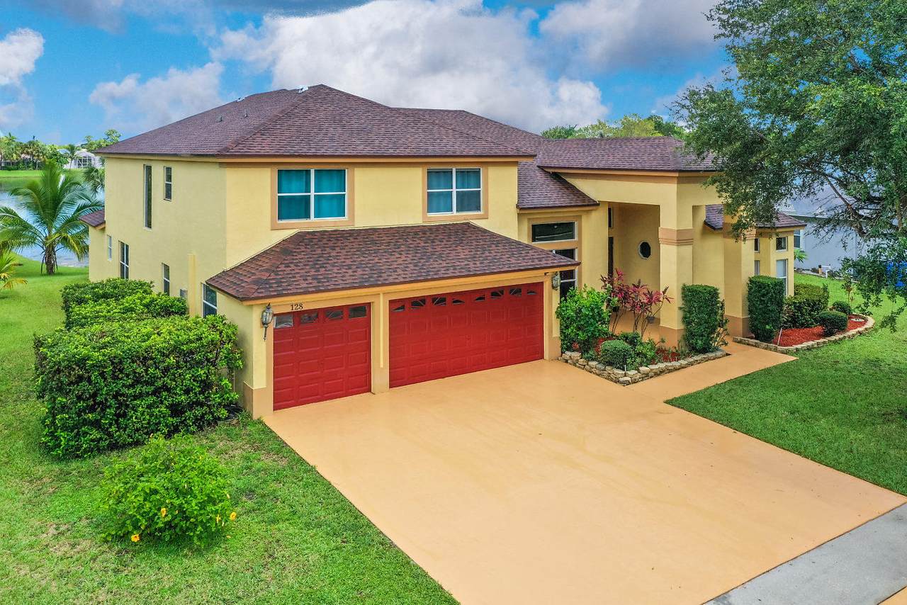 128 Monterey Way - Photo 1