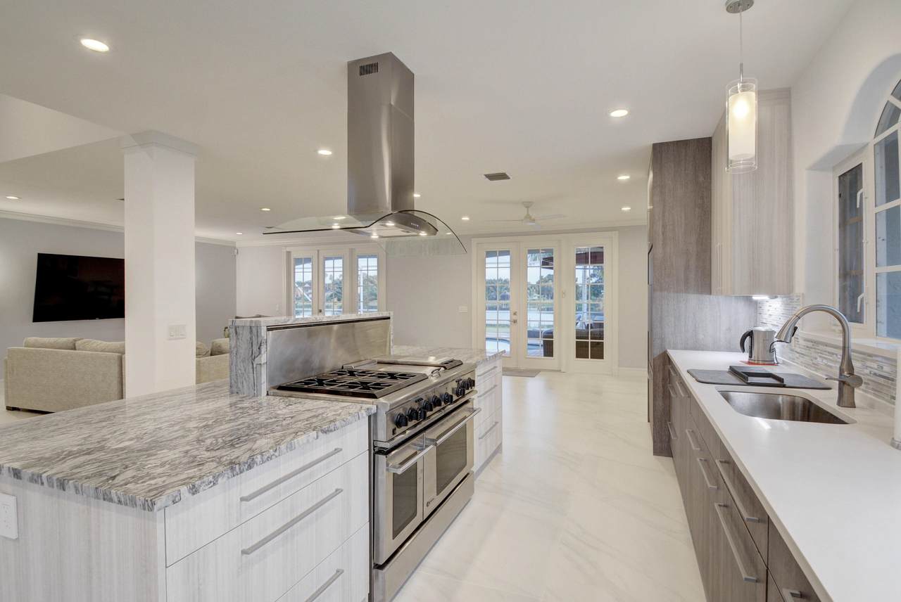 8902 Estate Drive - Photo 1