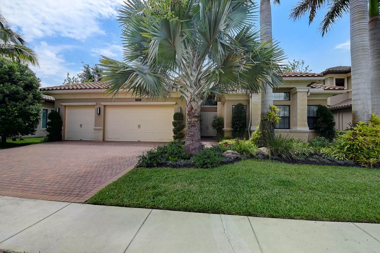 8405 Hawks Gully Avenue - Photo 1