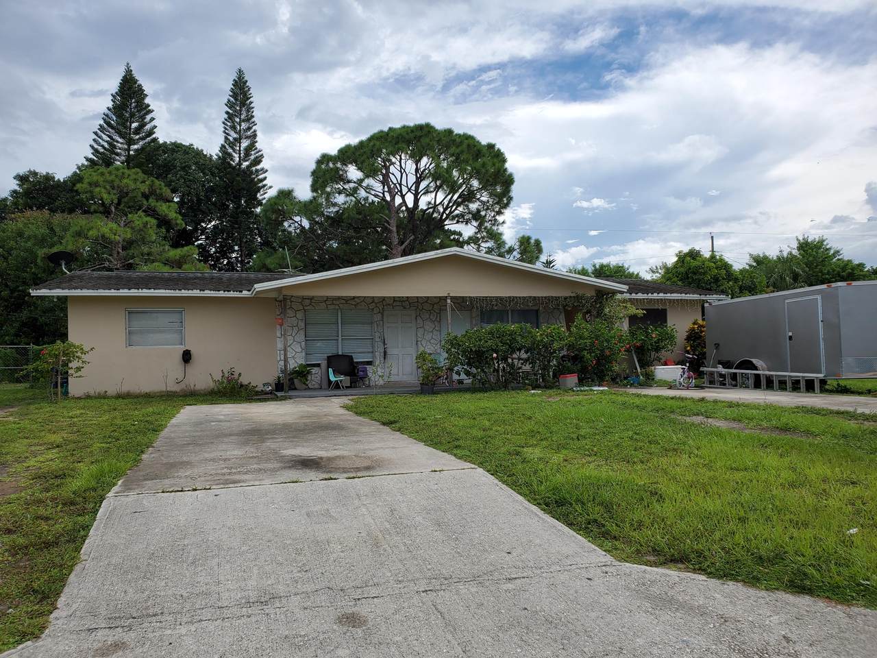 709 Skylark Drive - Photo 1