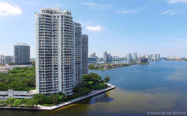 3000 Island Boulevard - Photo 1