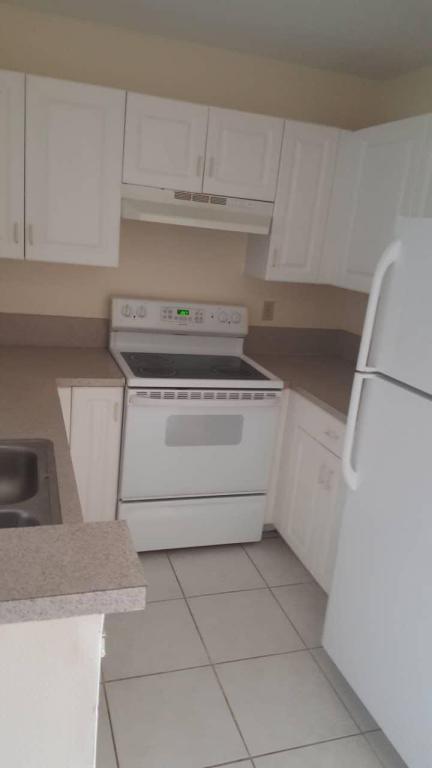 1804 Lakeview Drive - Photo 1