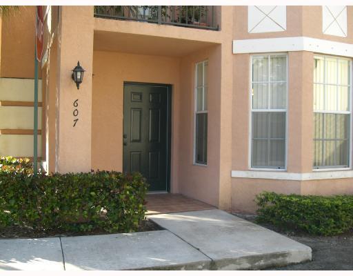 607 Belmont Place - Photo 1