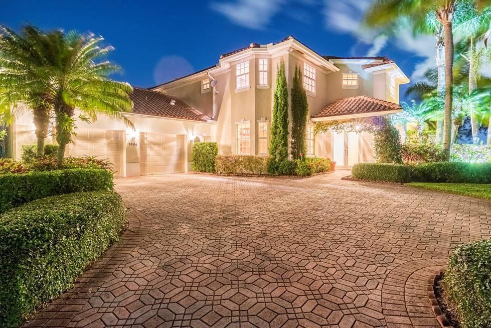 1024 Diamond Head Way - Photo 1