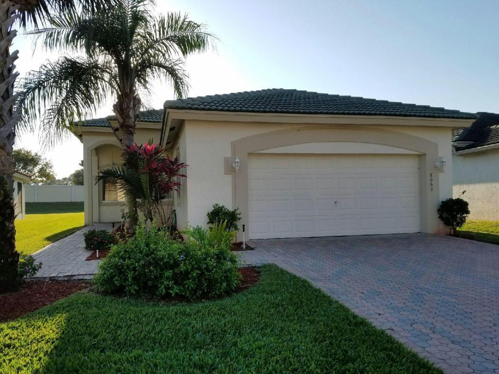 8062 Bellafiore Way - Photo 1