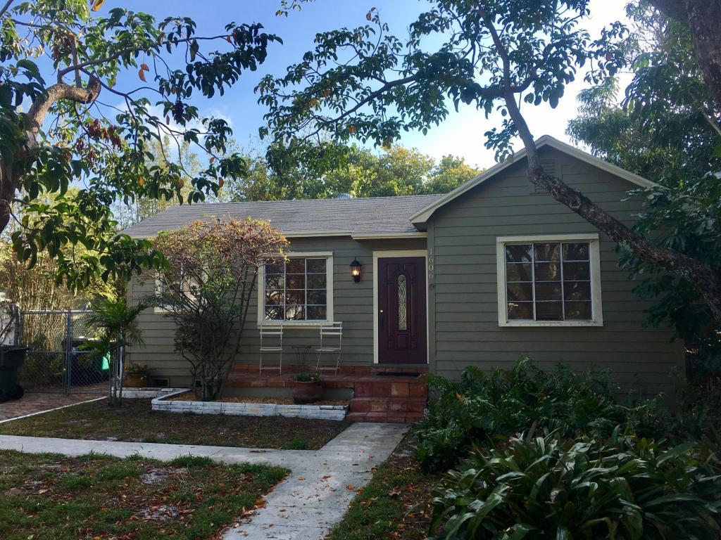 1606 O Street - Photo 1