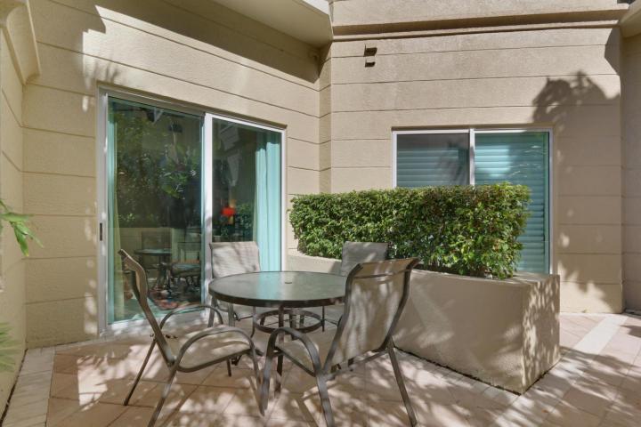 403 Sapodilla Avenue - Photo 1