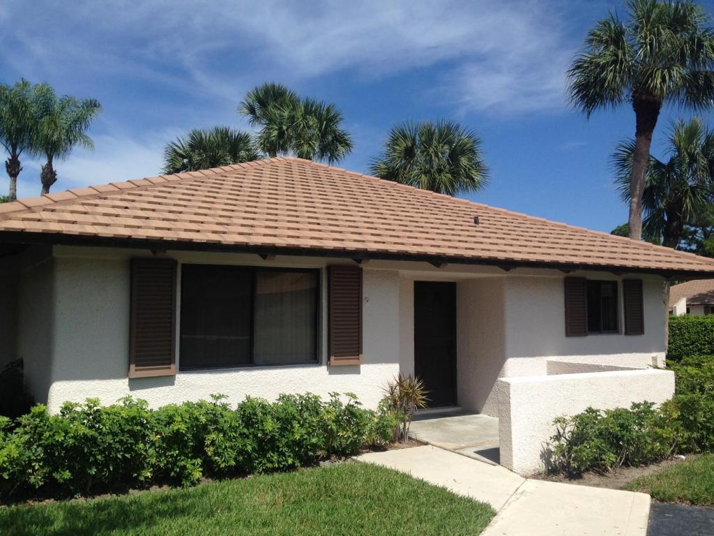 835 Club Drive - Photo 1