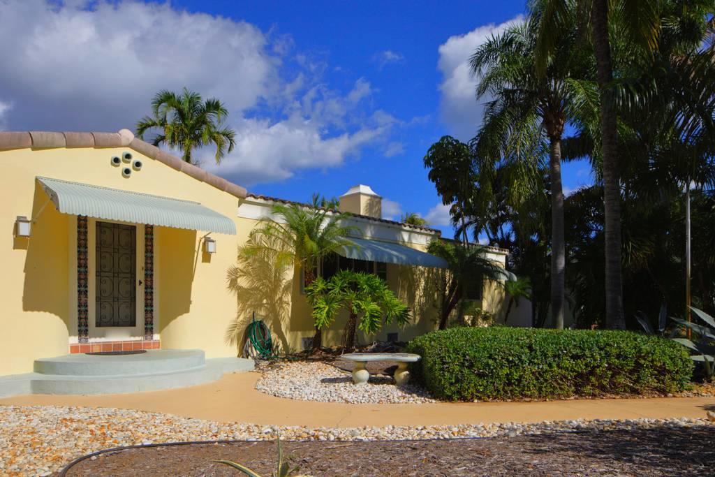 1629 Tyler Street - Photo 1