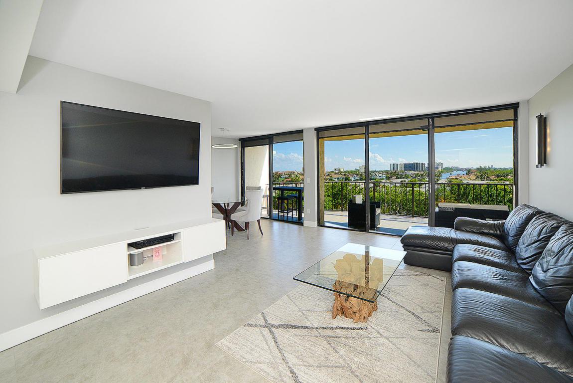 859 Jeffery Street - Photo 1
