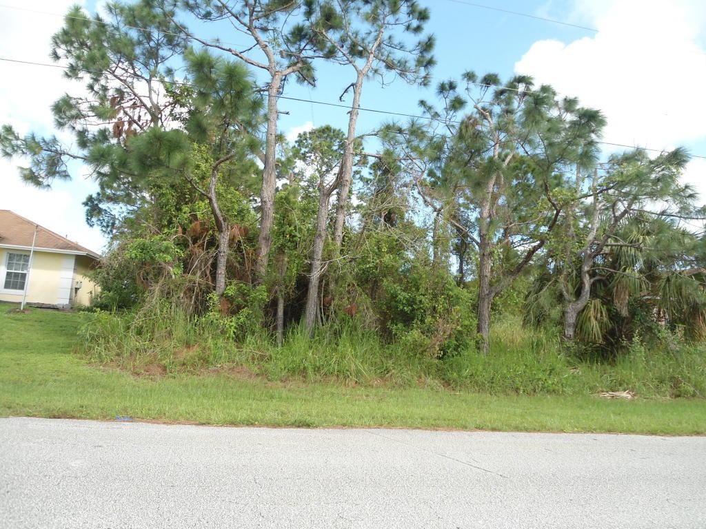 757 North Macedo Boulevard - Photo 1
