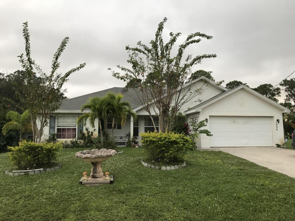 1098 Dubois Avenue - Photo 1