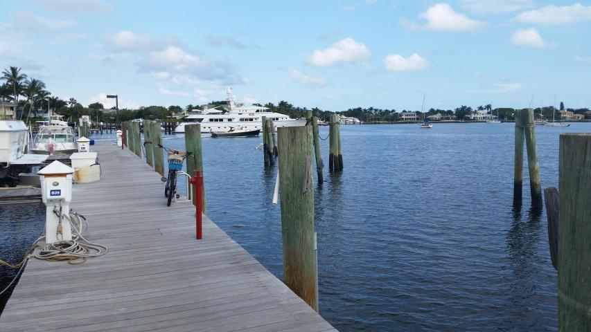 1660 Twelve Oaks Way Dock E-4 - Photo 1