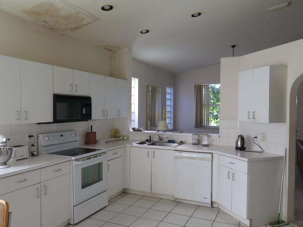 1610 149th Avenue - Photo 1