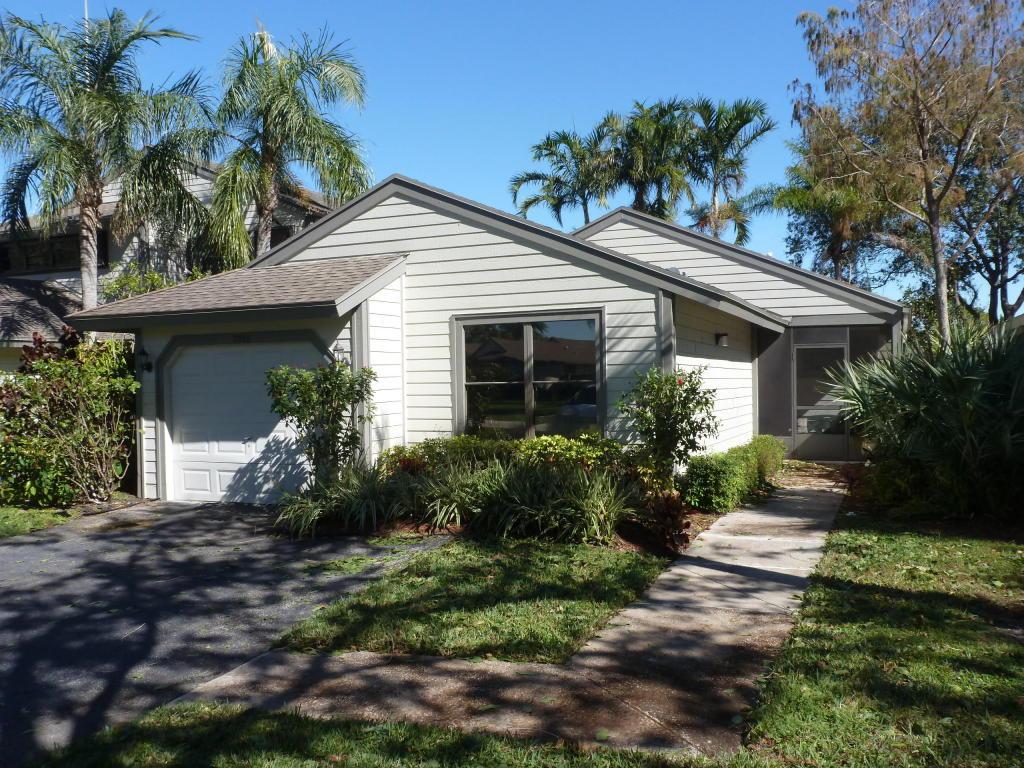 2566 Bedford Mews Drive - Photo 1