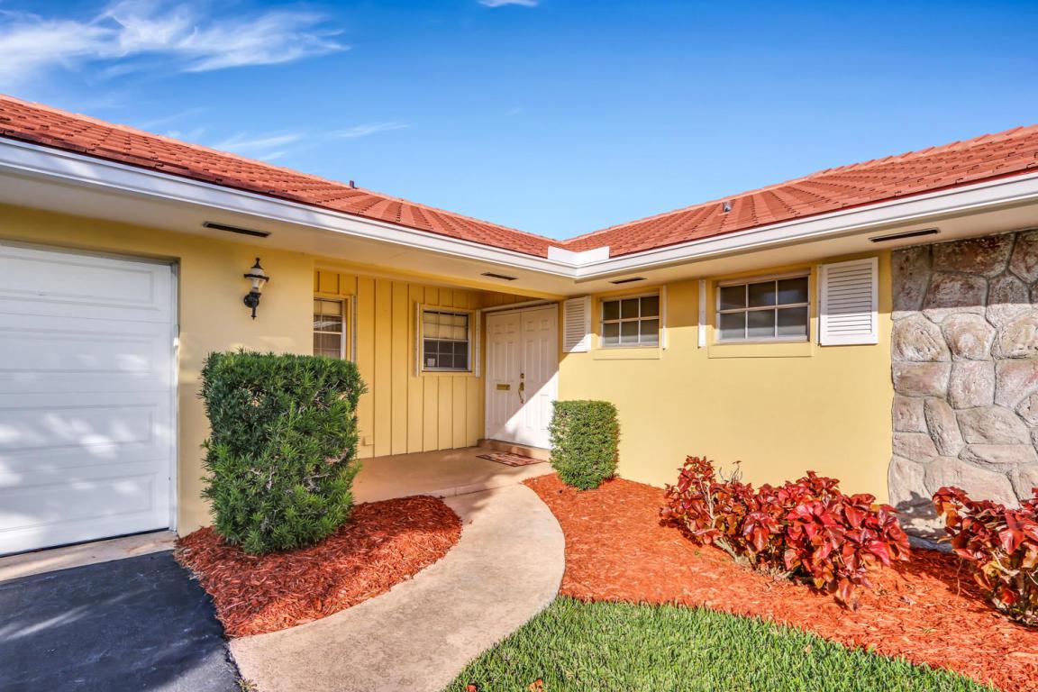 216 Gleneagles Drive - Photo 1