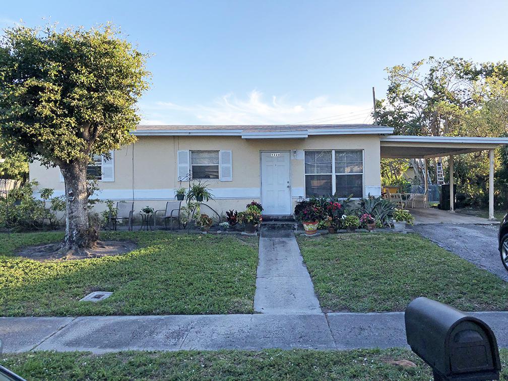 1328 Lee Street - Photo 1
