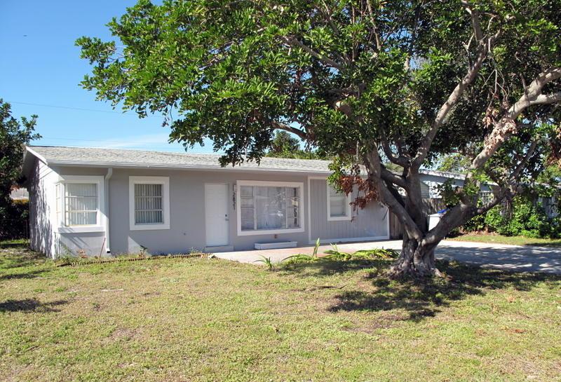 2821 11th Terrace - Photo 1