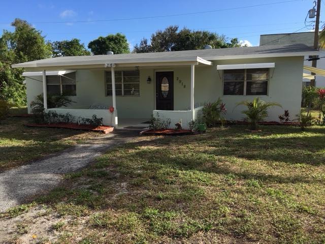 2918 Saginaw Avenue - Photo 1