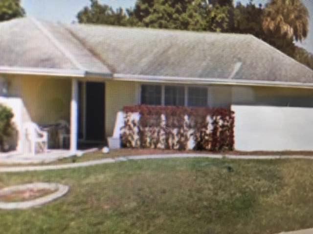 2562 Canterbury Drive - Photo 1
