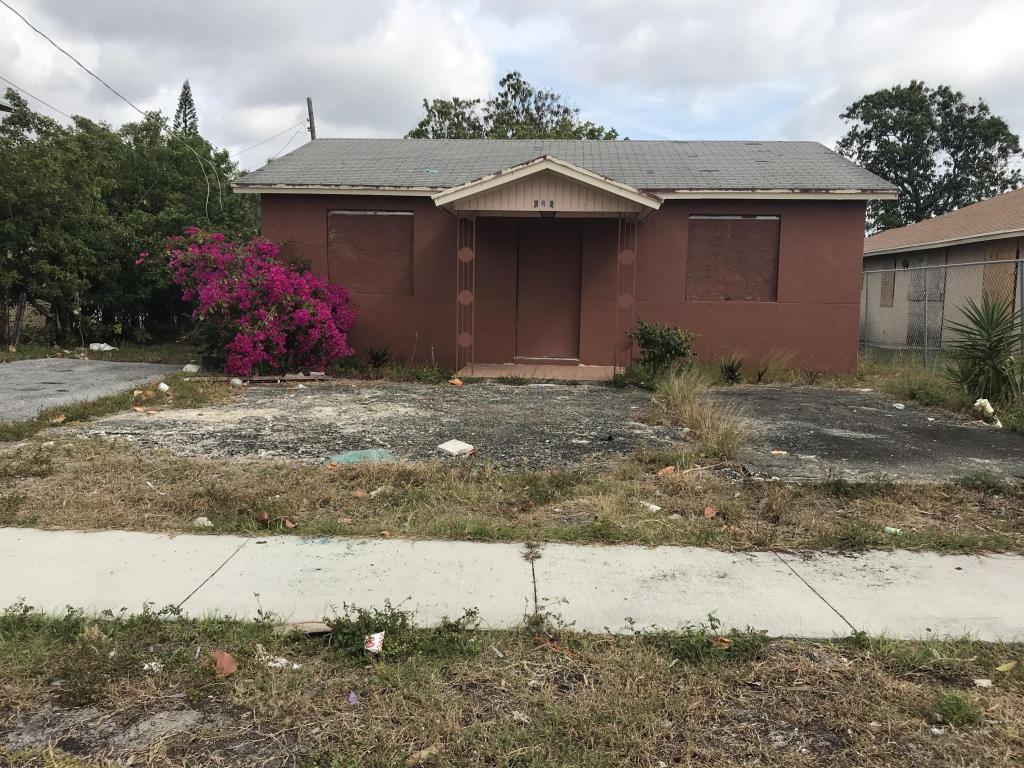 656 9th Street - Photo 1